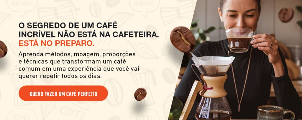 mulher tomando café